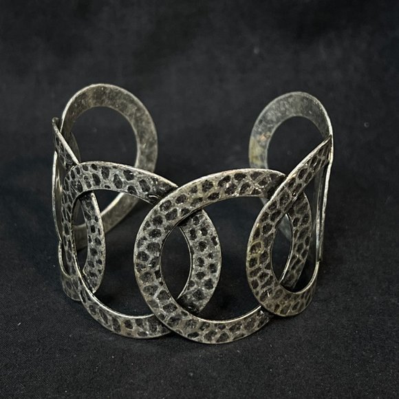 Unknown Jewelry - Vintage Silver Tone Hammered Cuff Bracelet (4050)
